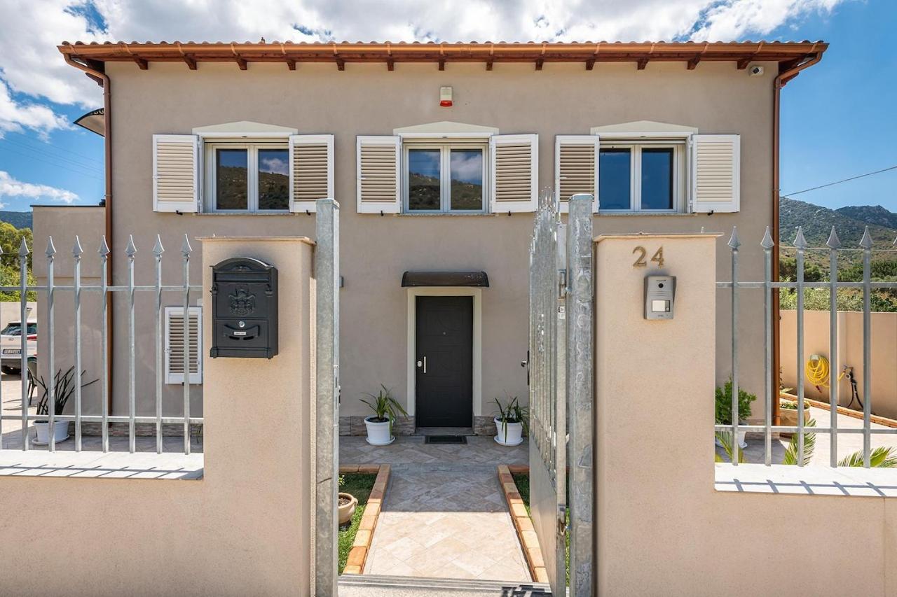 Villa Chiara Solanas Solanas  Exterior photo